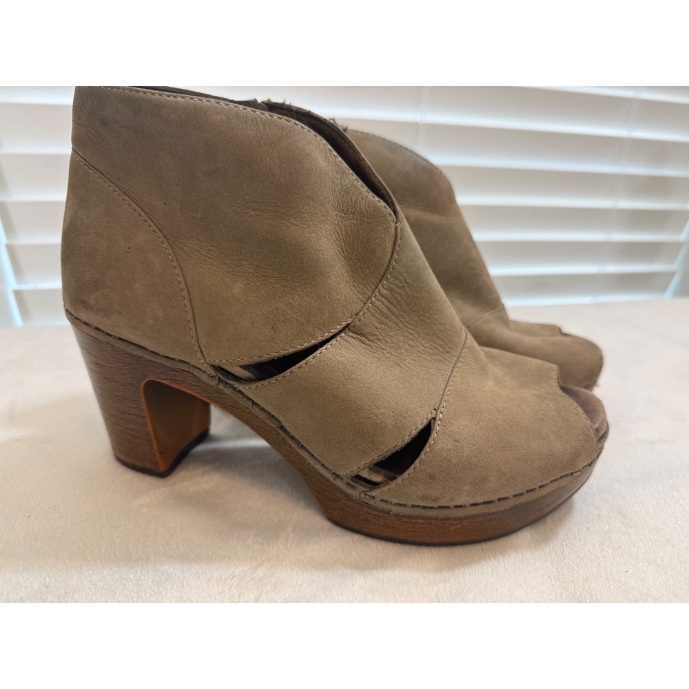 Dansko Women's 38 Brown Leather Peep Toe Ankle Boots Boho Chunky Heel
